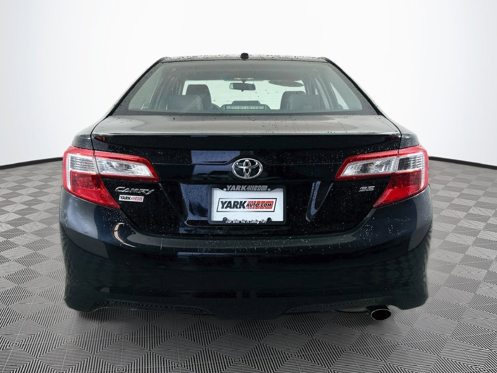 Used 2014 Toyota Camry SE FWD image 9