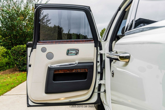 Used 2015 Rolls-Royce Ghost image 87
