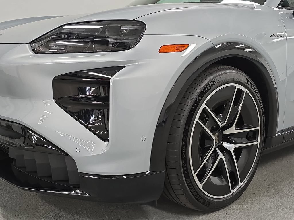 New 2026 Porsche Cayenne Turbo AWD/4WD image 11