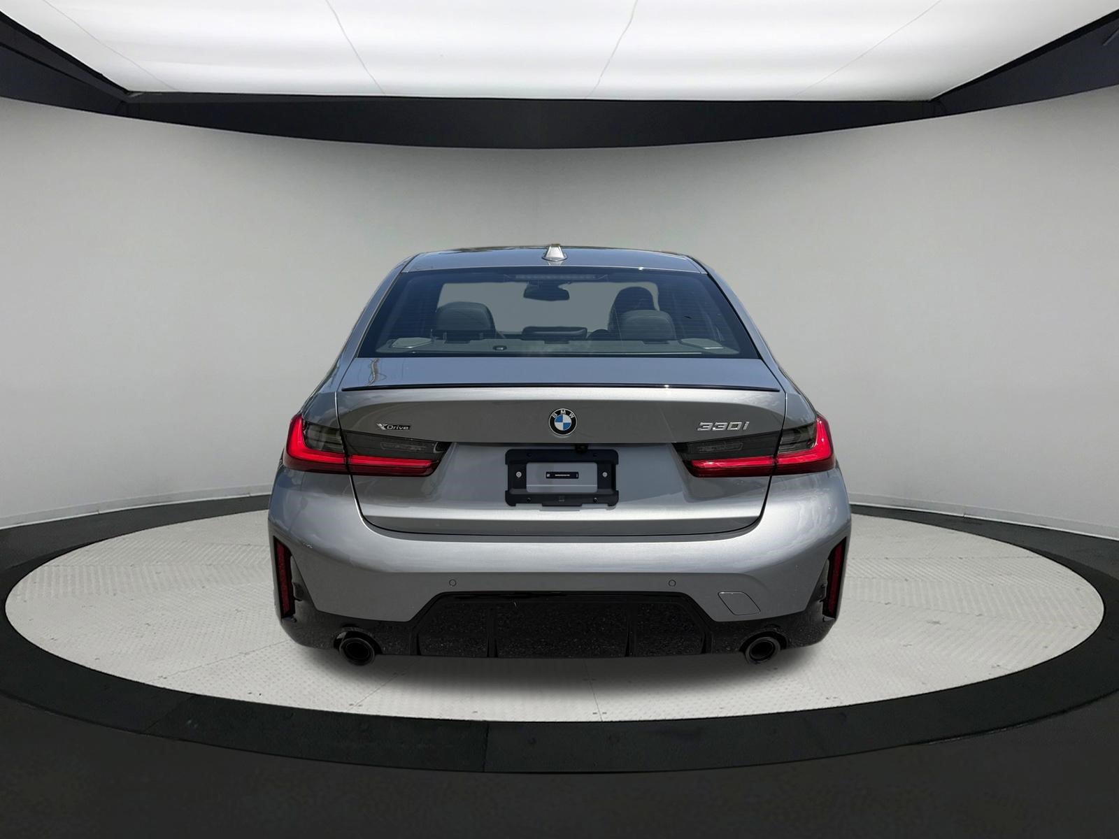 Used 2026 BMW 330i xDrive Sedan w/ M Sport Package AWD/4WD image 5