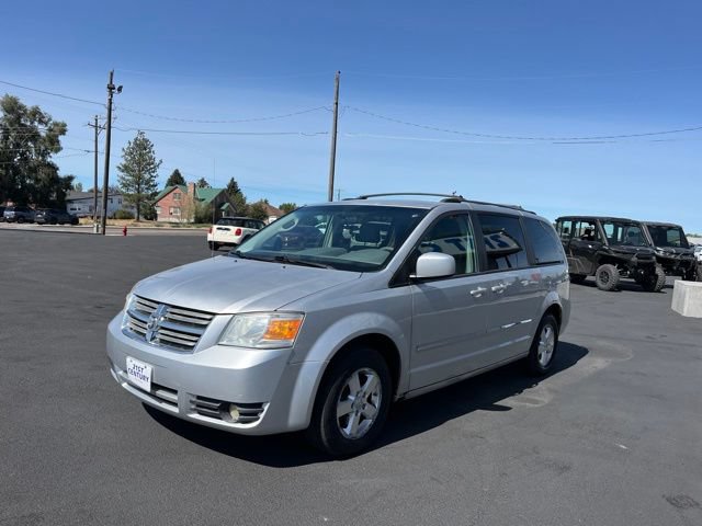 Used 2008 Dodge Grand Caravan SXT w/ Entertainment Group 2 FWD image 3