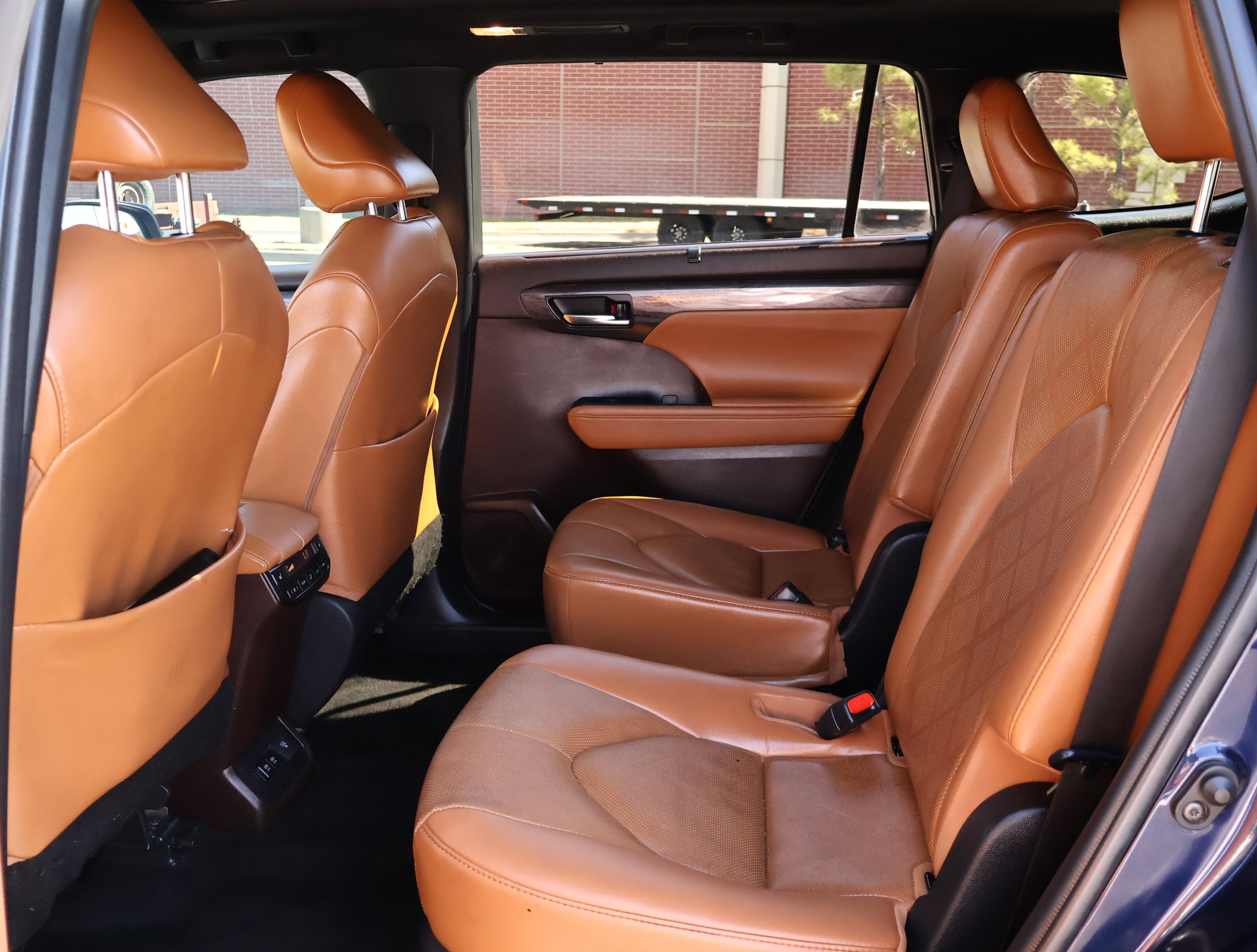 Used 2021 Toyota Highlander Platinum image 26