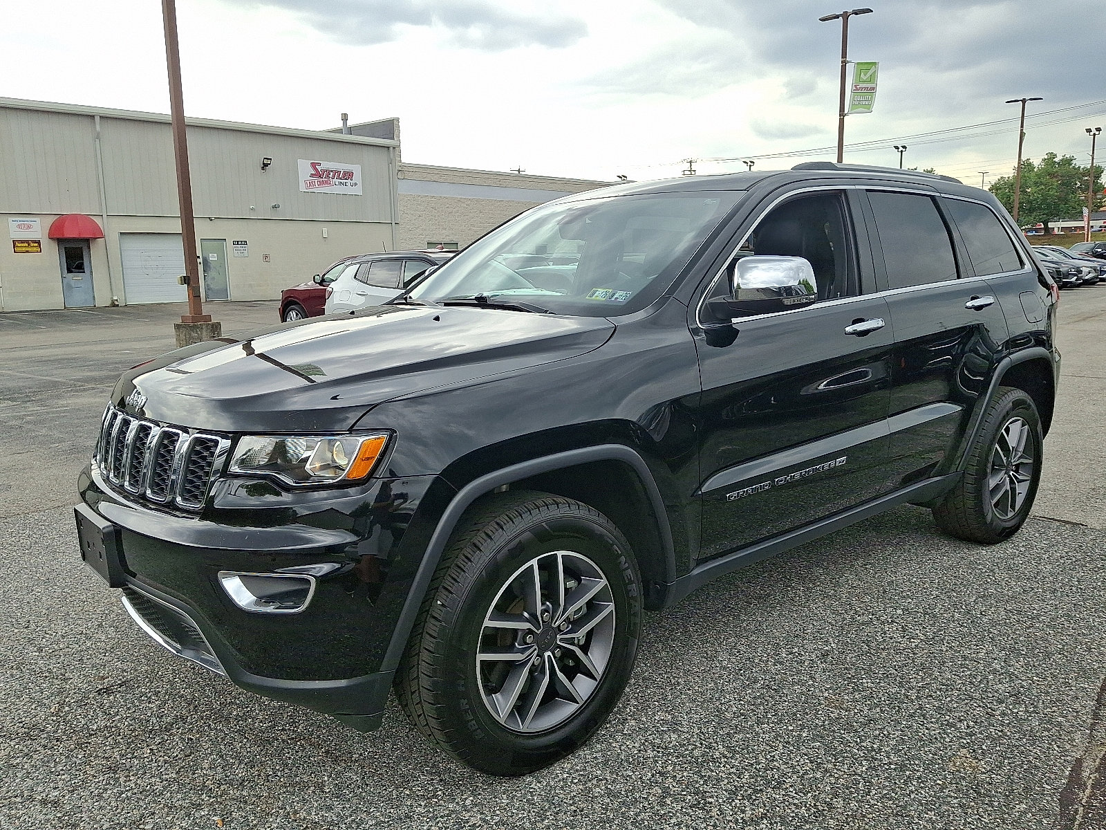Used 2022 Jeep Grand Cherokee Limited image 4