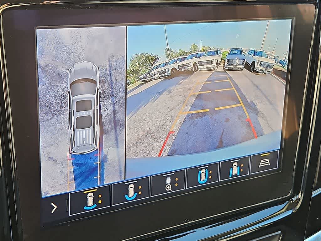 Used 2021 Chevrolet Traverse Premier FWD image 19