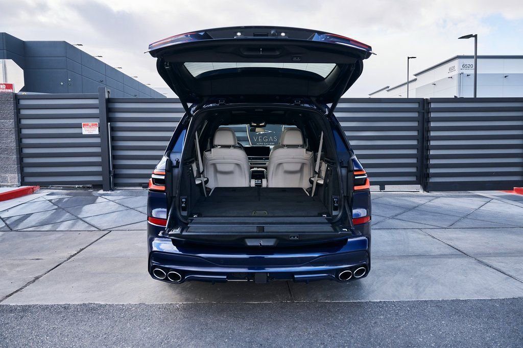 Used 2024 BMW ALPINA XB7 image 16