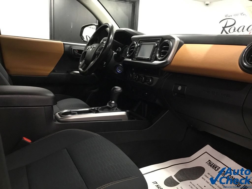 Used 2016 Toyota Tacoma SR5 w/ SR5 Appearance Package (SN) AWD/4WD image 41