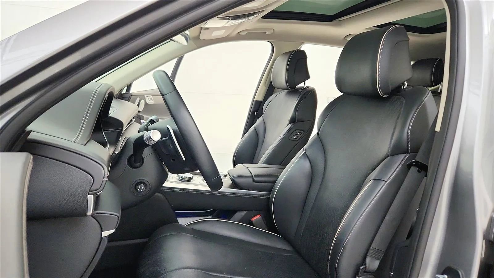 Used 2023 Genesis GV80 2.5T w/ Prestige Package image 29