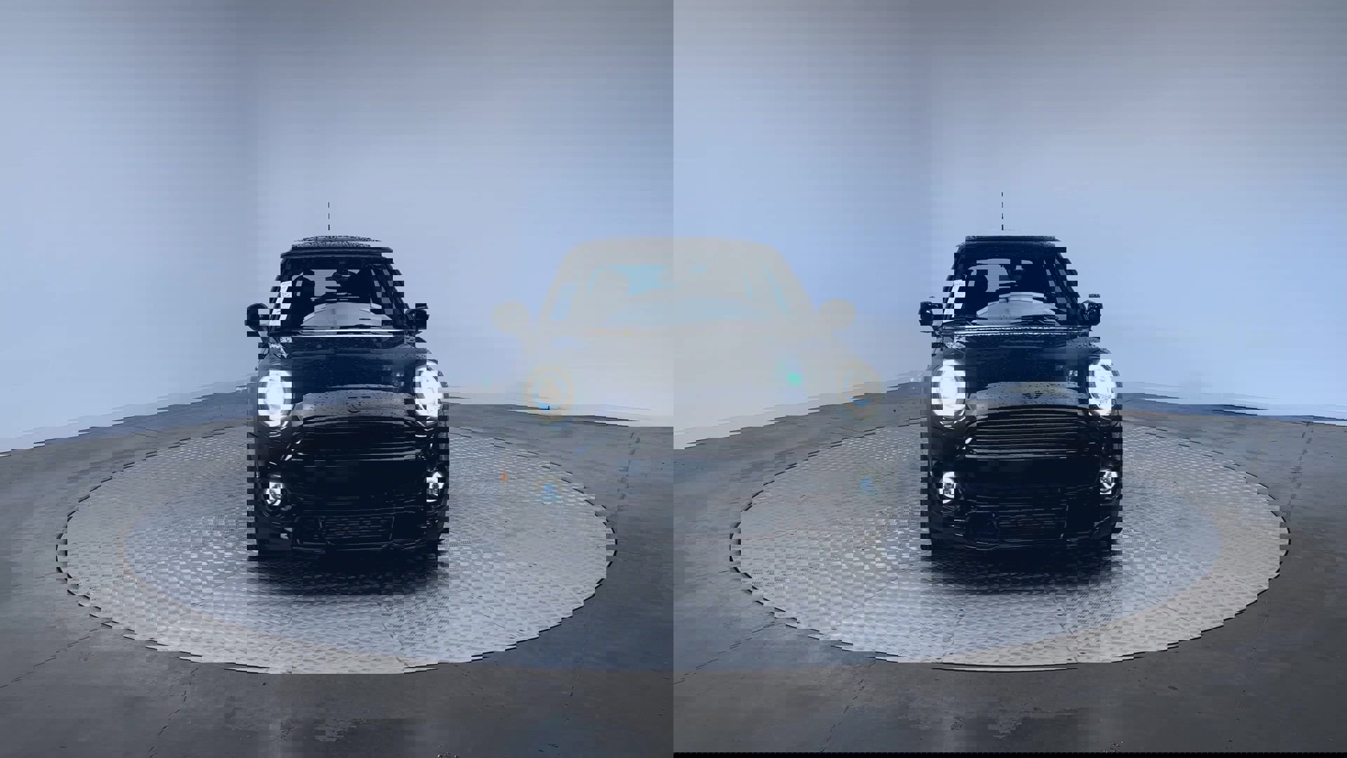 Used 2021 MINI Cooper 2-Door Hardtop FWD image 3