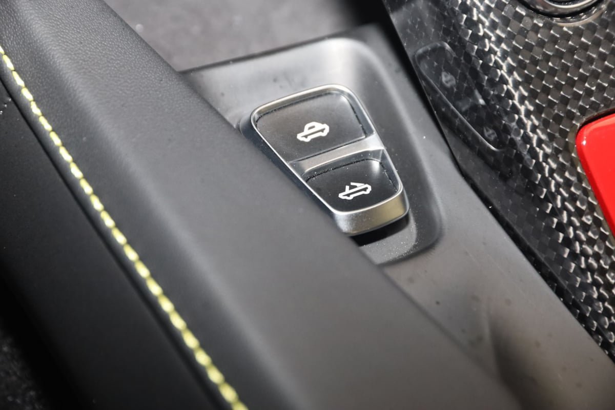 Used 2022 Ferrari Portofino M RWD image 46