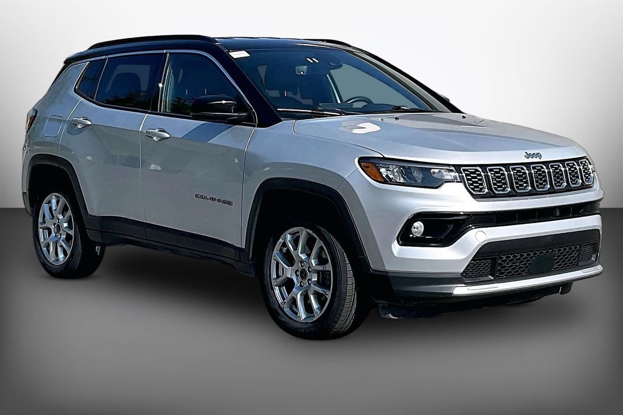 Used 2025 Jeep Compass Limited AWD/4WD image 1