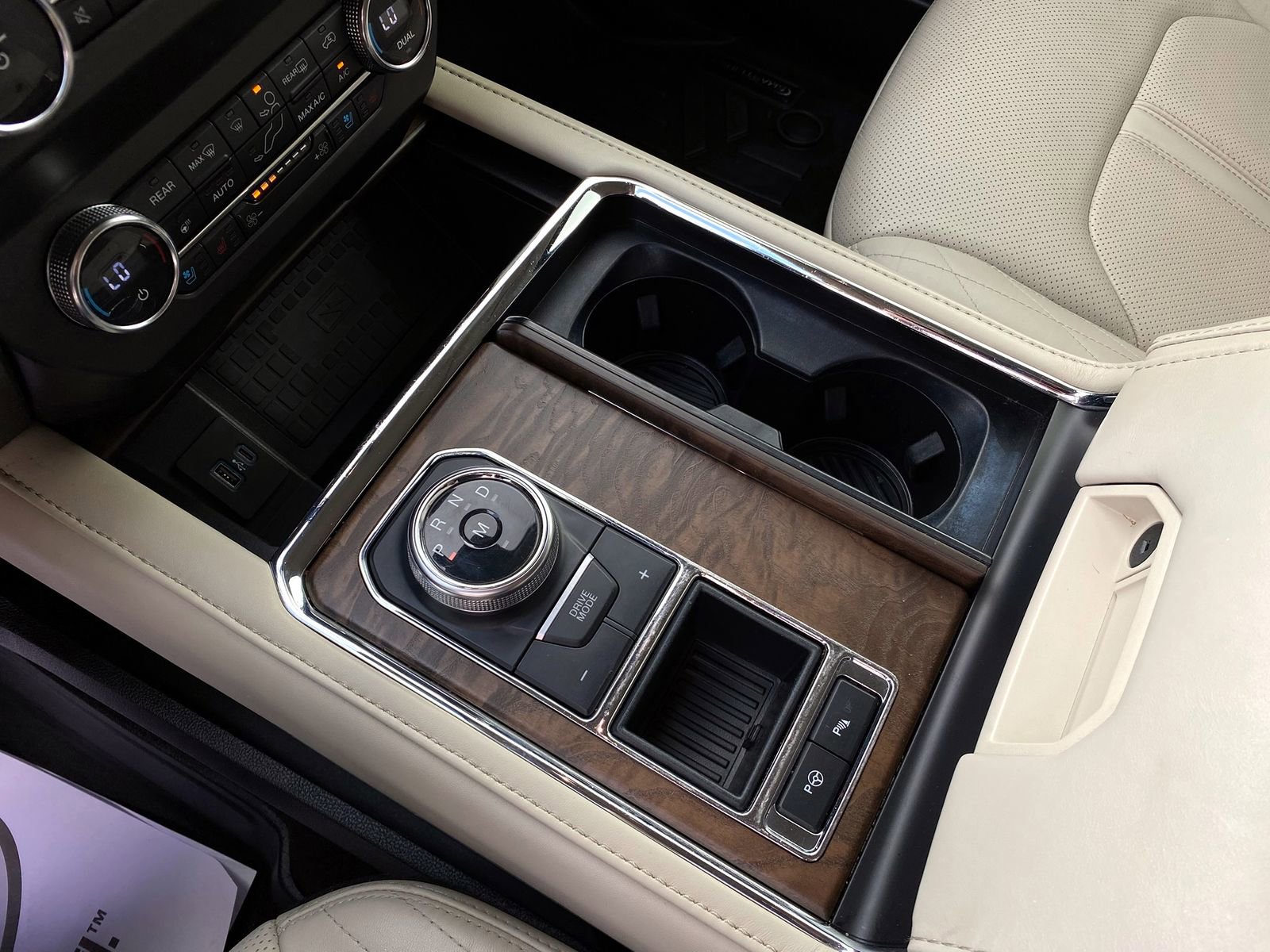 Used 2020 Ford Expedition Platinum image 19