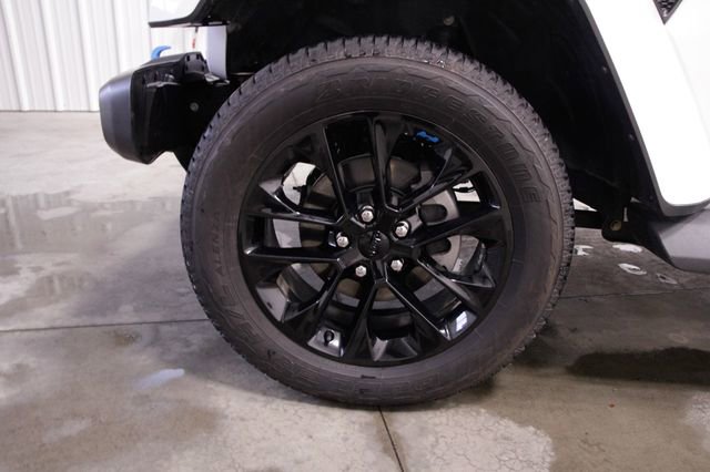 Used 2022 Jeep Wrangler Unlimited Sahara w/ Cold Weather Group image 3