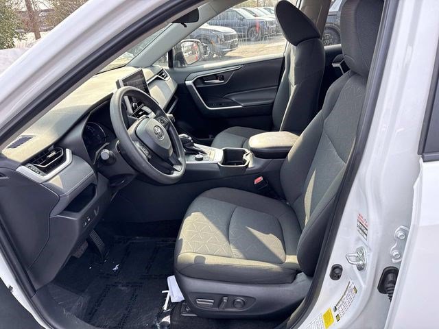 Used 2025 Toyota RAV4 XLE image 14
