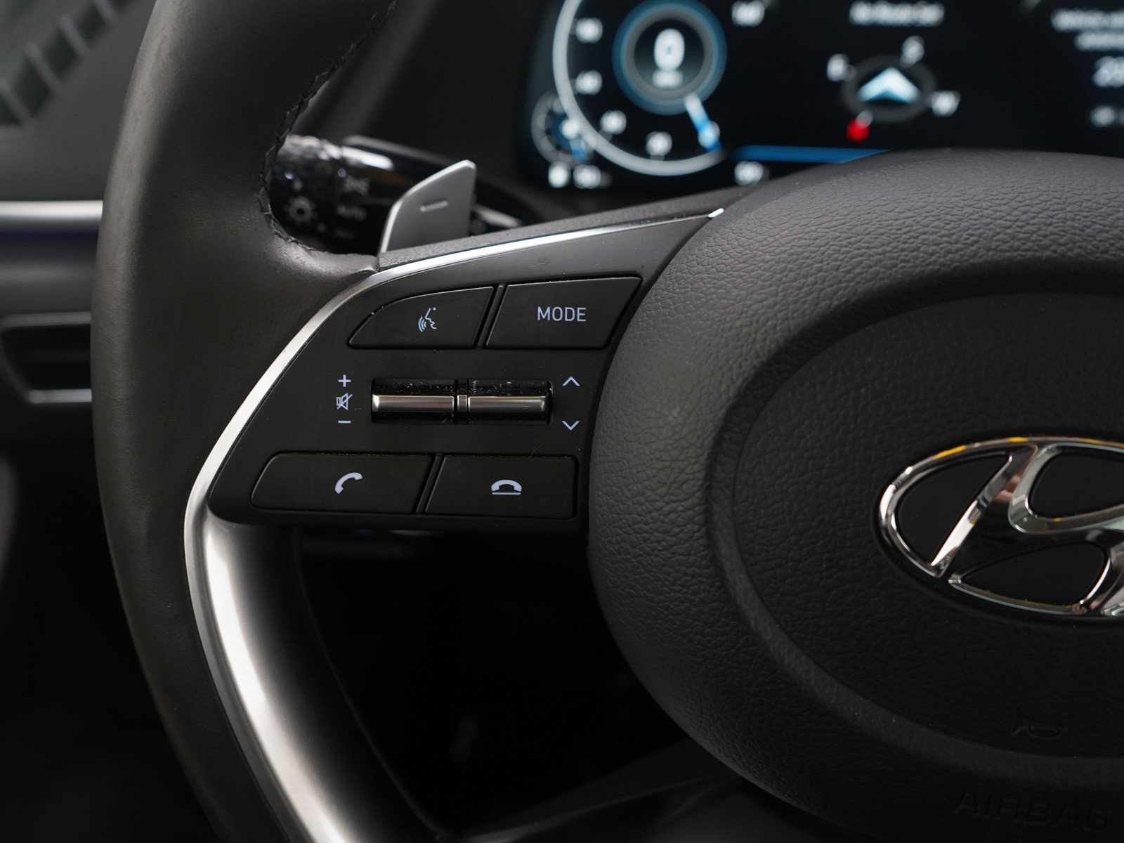 Used 2023 Hyundai Sonata Limited w/ Preferred Accessory Package image 26