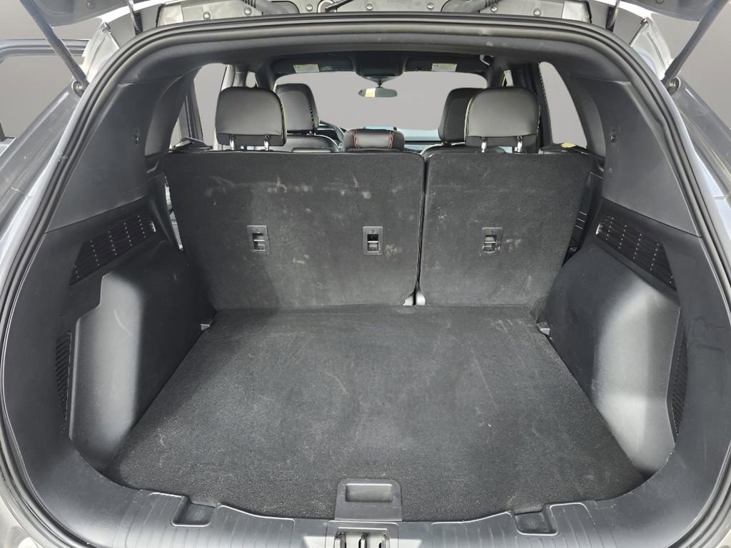 Used 2025 Ford Escape ST-Line image 30