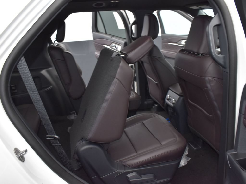 Used 2025 Ford Explorer Platinum w/ Ultimate Package RWD image 19