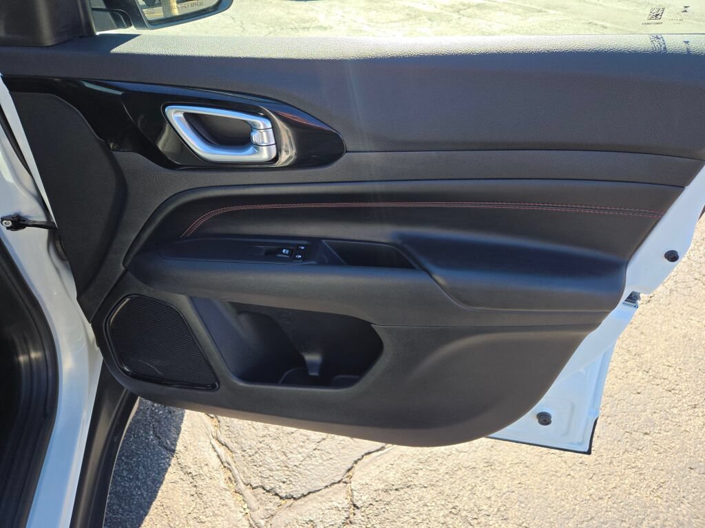 Certified 2025 Jeep Compass Trailhawk AWD/4WD image 7