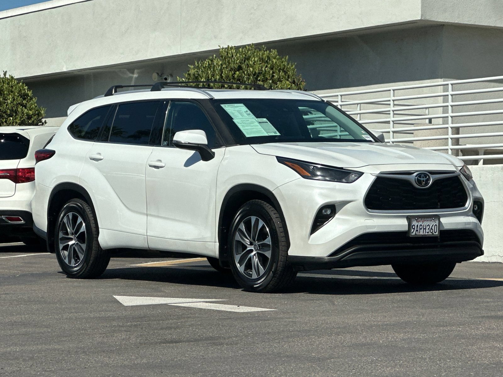 Used 2022 Toyota Highlander XLE FWD image 8
