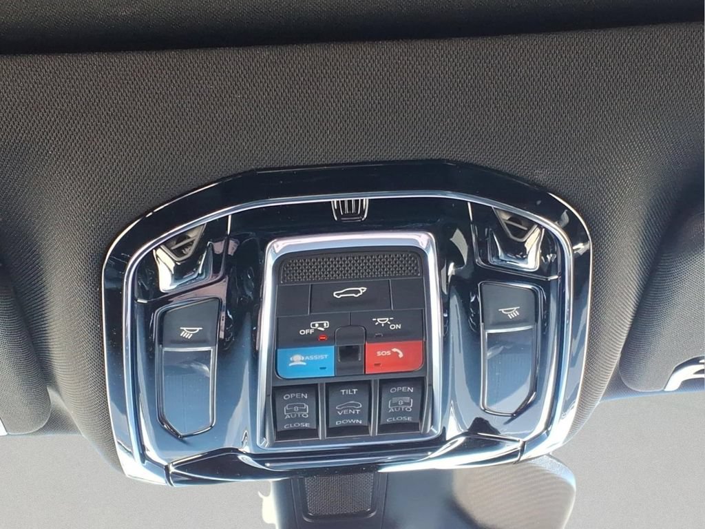 New 2026 Jeep Grand Wagoneer Summit w/ Premium Group III AWD/4WD image 17