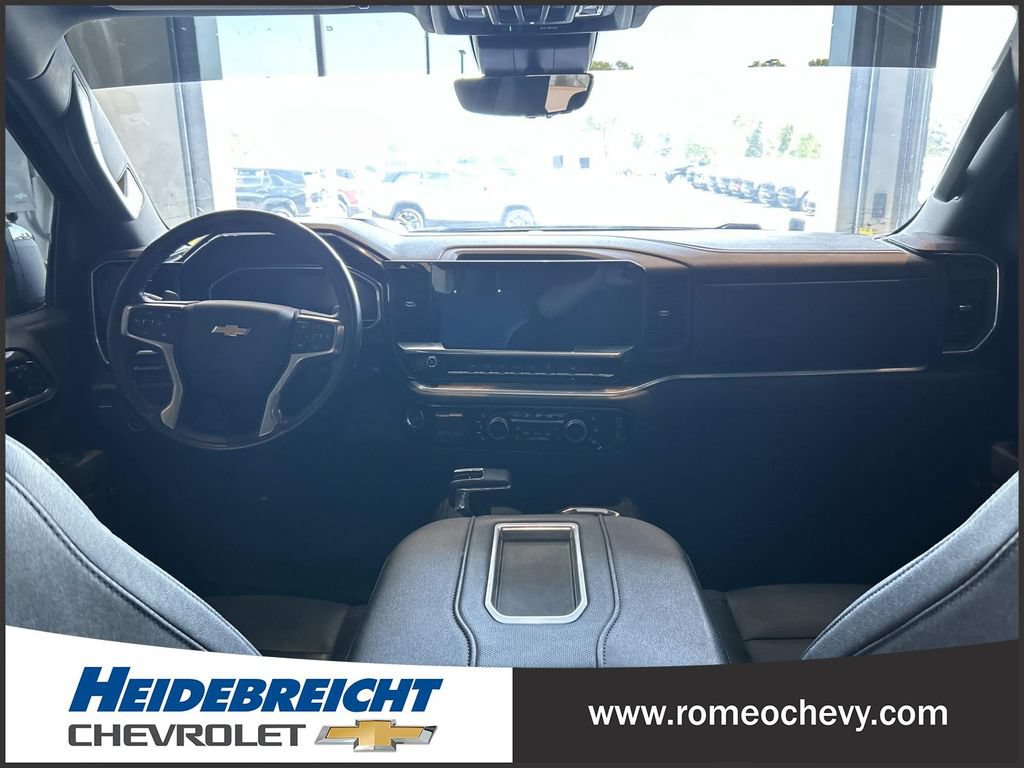 Certified 2022 Chevrolet Silverado 1500 LTZ w/ Technology Package AWD/4WD image 16