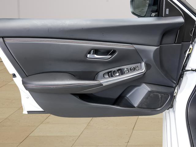 Used 2025 Nissan Sentra SR image 22