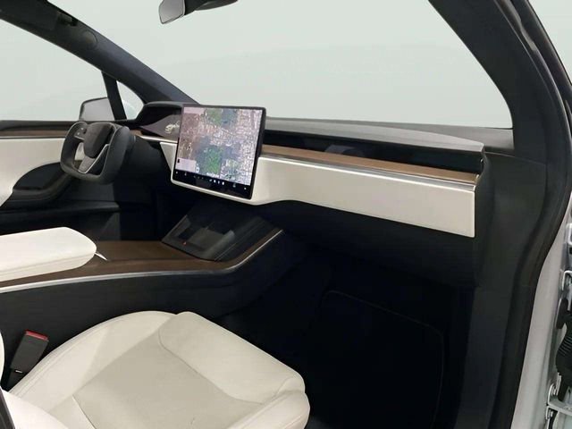 Used 2022 Tesla Model X image 30