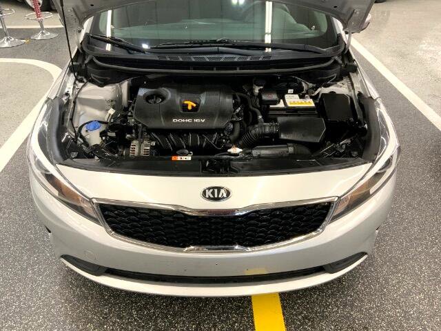 Used 2017 Kia Forte LX image 32