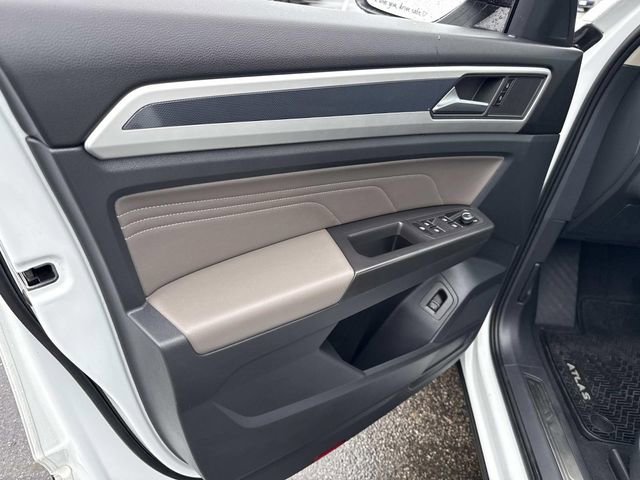 Used 2023 Volkswagen Atlas SEL R-Line AWD/4WD image 25