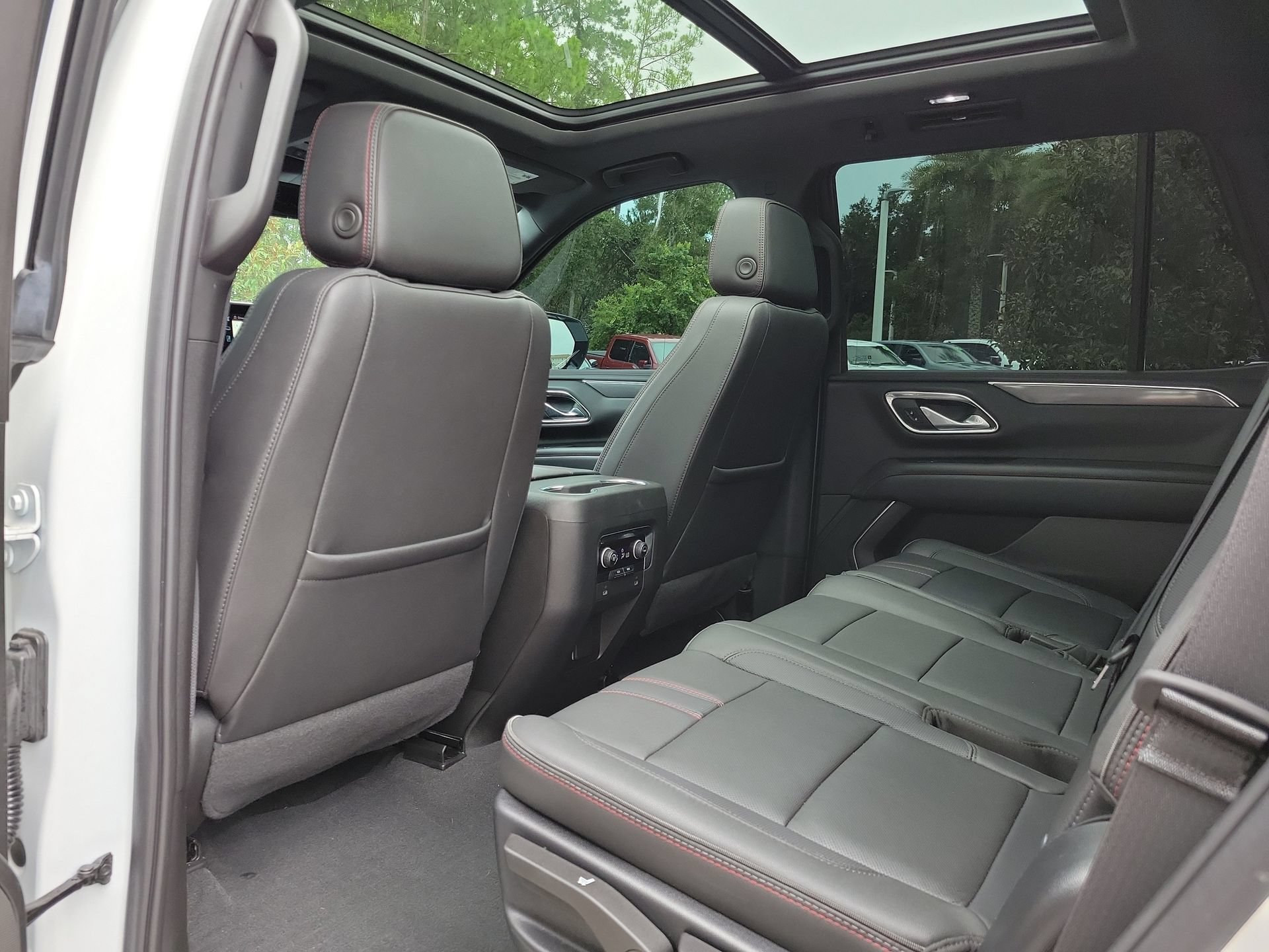 Used 2023 Chevrolet Tahoe RST AWD/4WD image 16