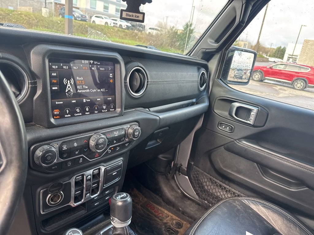 Used 2018 Jeep Wrangler Unlimited Sahara AWD/4WD image 36