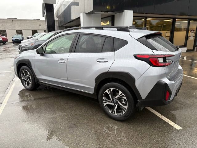 Used 2025 Subaru Crosstrek 2.0i Premium image 3