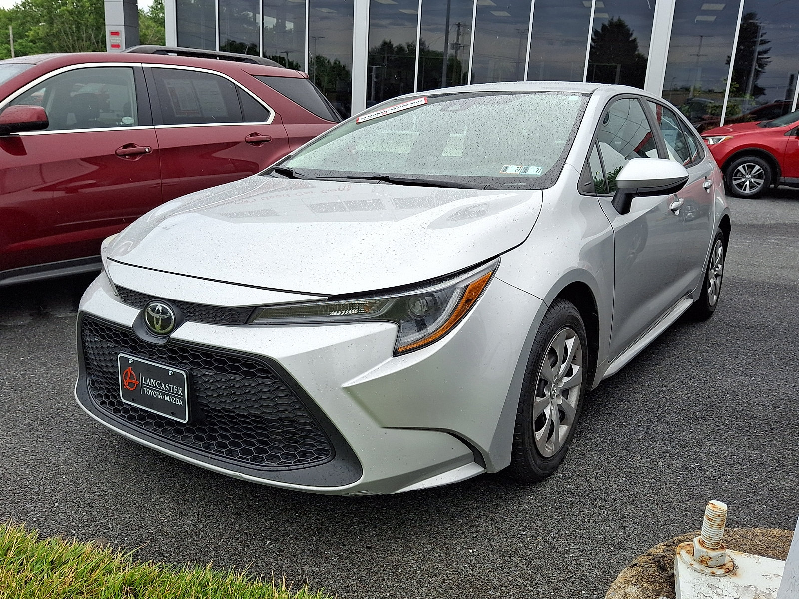 Used 2022 Toyota Corolla LE FWD image 2