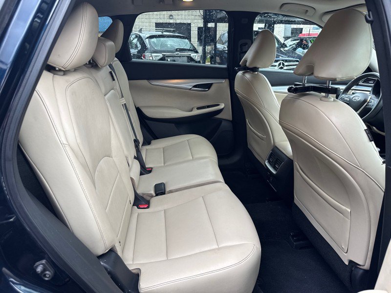 Used 2019 INFINITI QX50 Luxe w/ Navigation Package AWD/4WD image 27