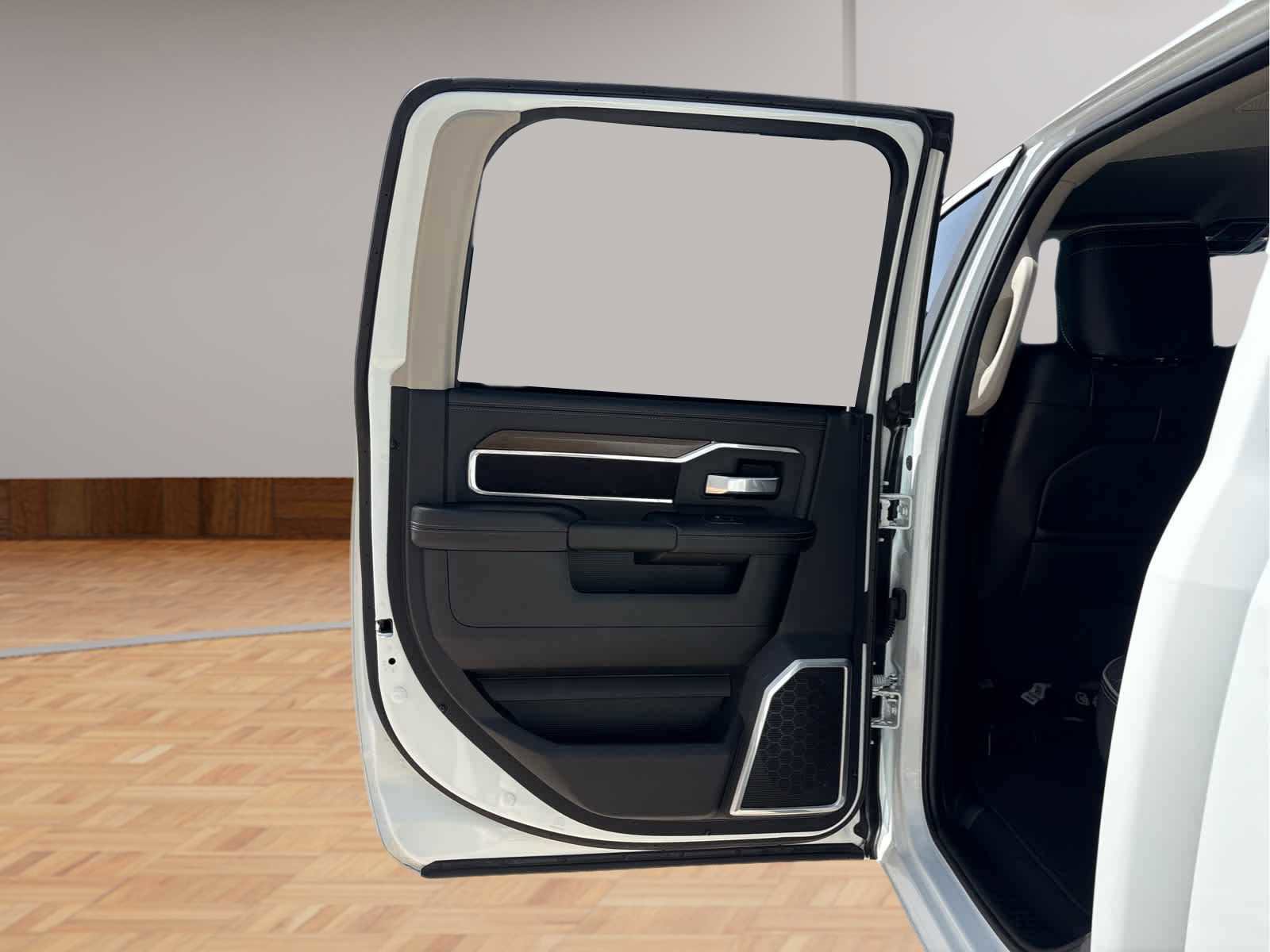 Used 2024 RAM 2500 Laramie image 12