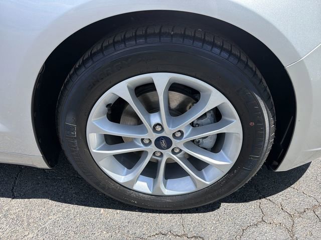 Used 2019 Ford Fusion SE FWD image 14