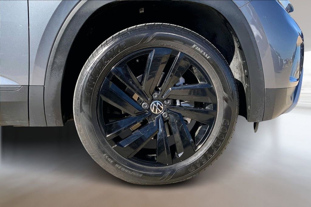 Used 2023 Volkswagen Atlas Cross Sport SE image 9