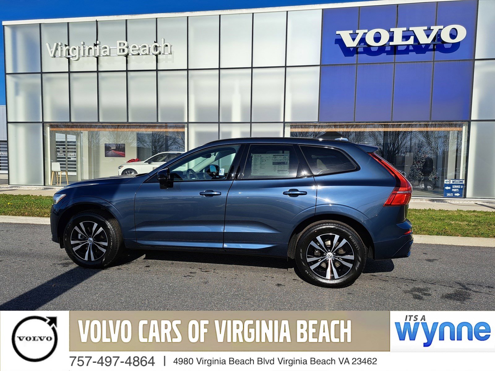 New 2025 Volvo XC60 B5 Core w/ Climate Package