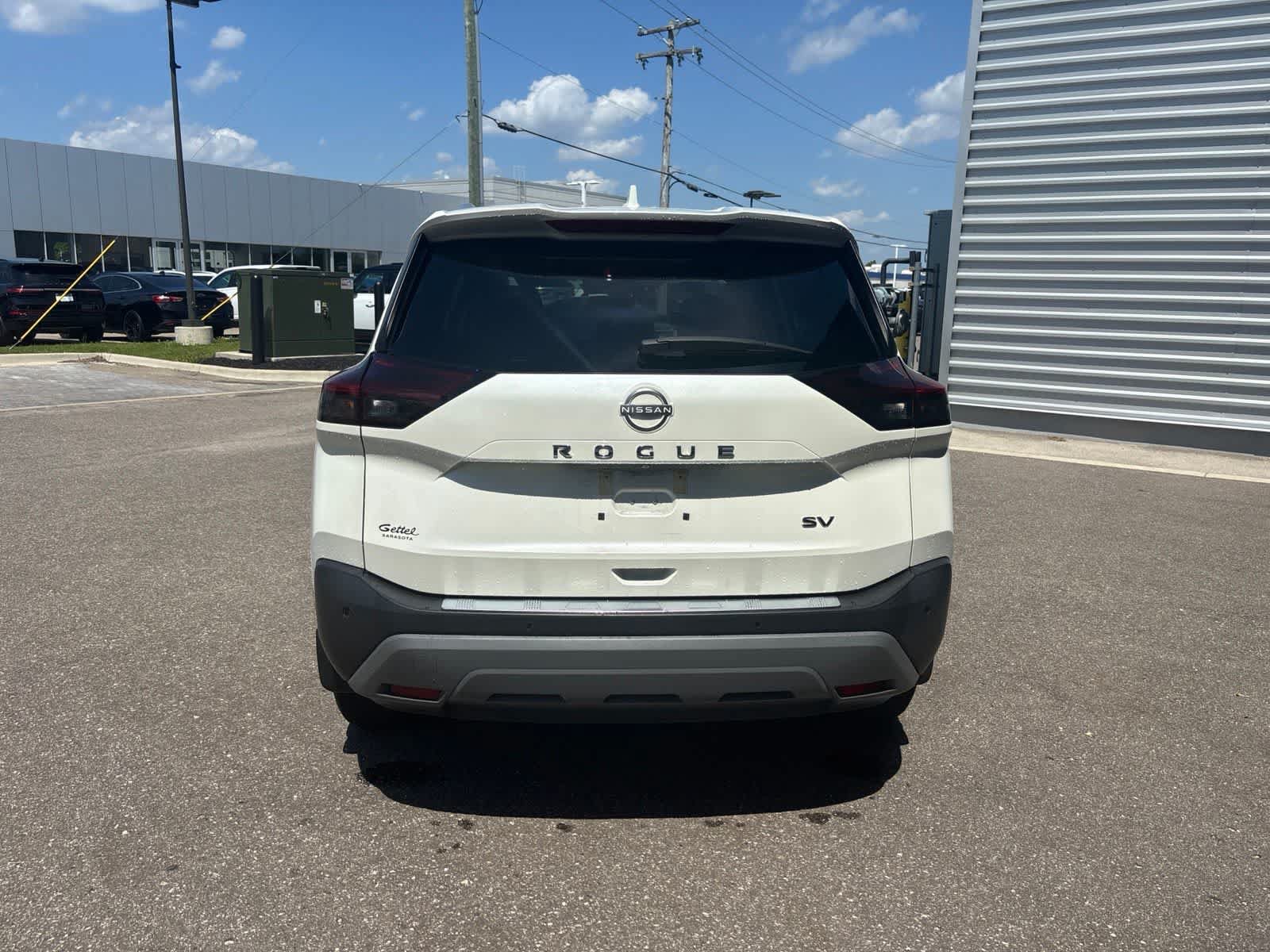 Used 2023 Nissan Rogue SV w/ SV Premium B Package FWD image 4