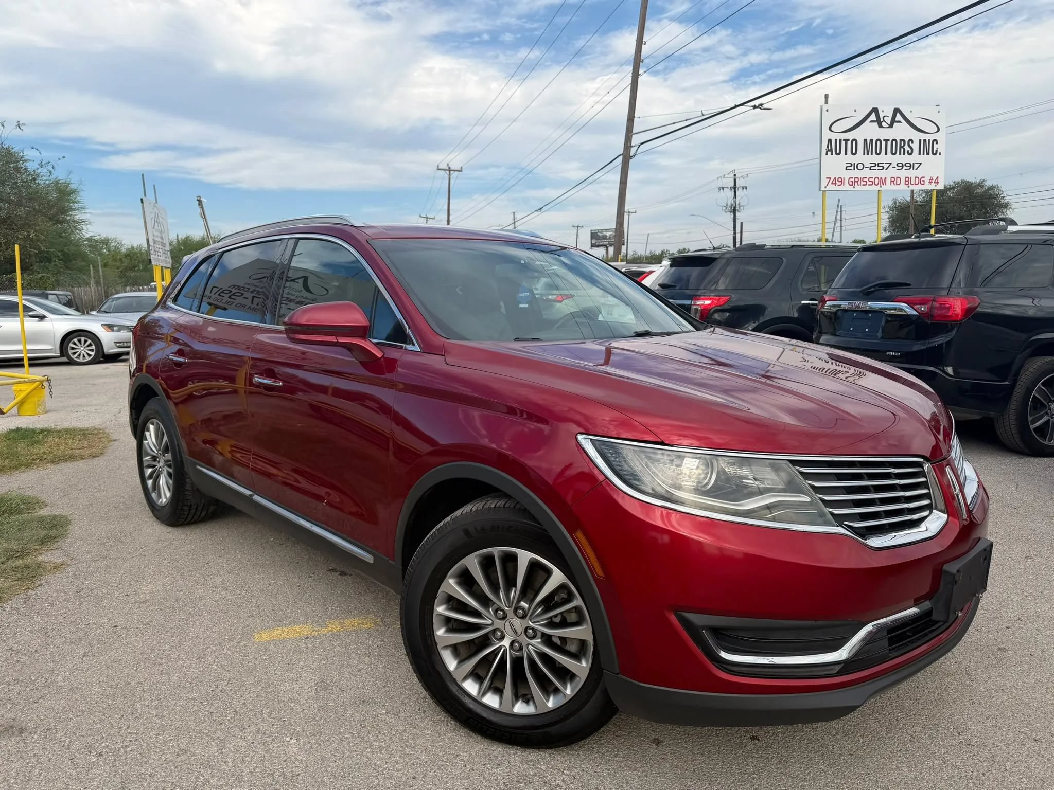 Used 2017 Lincoln MKX Select w/ Select Plus Package FWD image 4