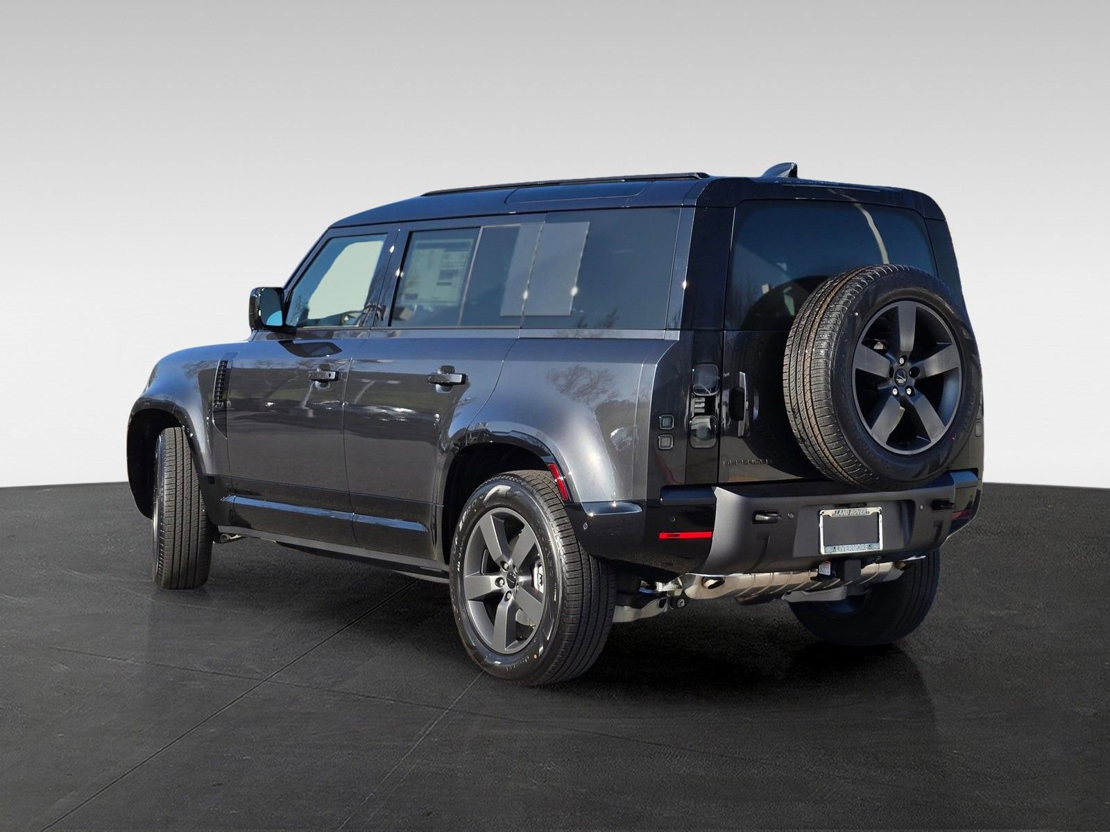 New 2026 Land Rover Defender 110 X-Dynamic SE AWD/4WD image 4