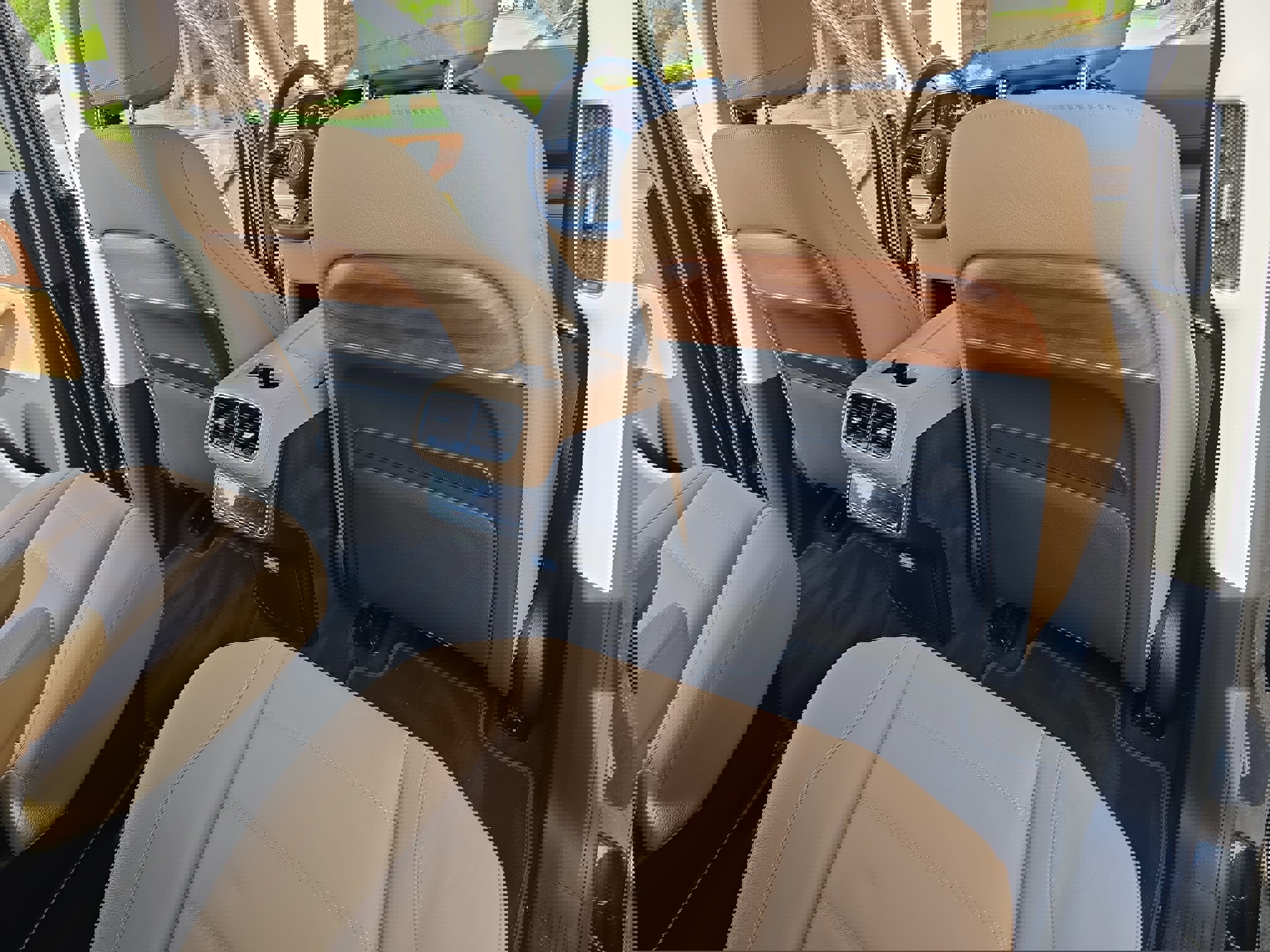 Used 2024 Mercedes-Benz GLS 580 4MATIC image 11