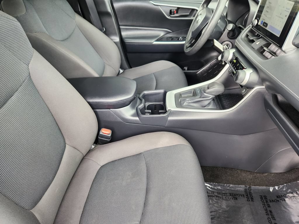 Used 2025 Toyota RAV4 LE FWD image 5