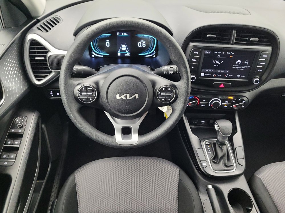 Used 2025 Kia Soul LX image 22
