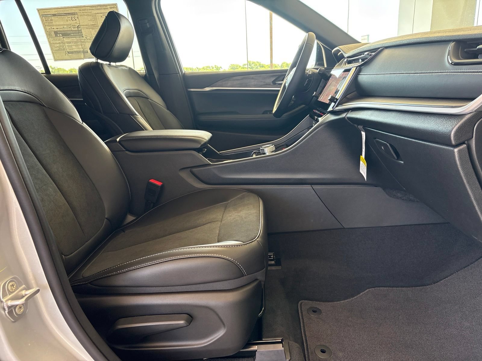 New 2026 Jeep Grand Cherokee Altitude RWD image 18
