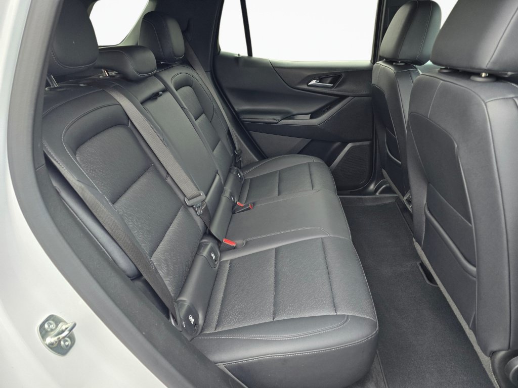 Used 2025 Chevrolet Equinox LT w/ Convenience Package II FWD image 24