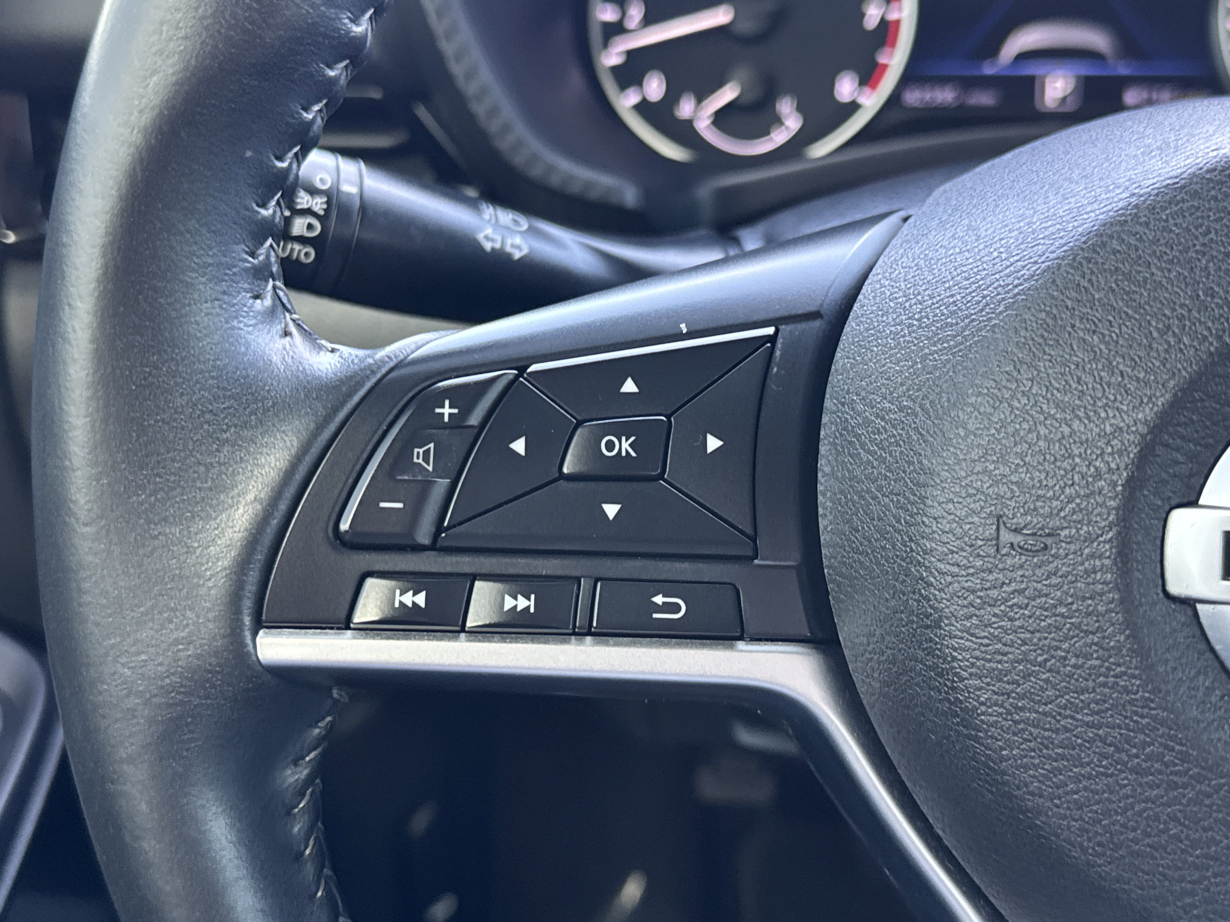 Used 2023 Nissan Sentra SV image 16