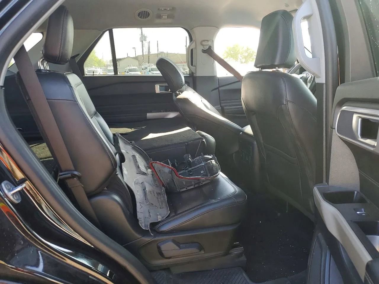 Used 2024 Ford Explorer XLT w/ Equipment Group 202A RWD image 11