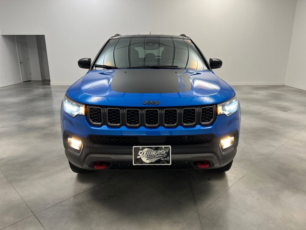 Used 2024 Jeep Compass Trailhawk image 2