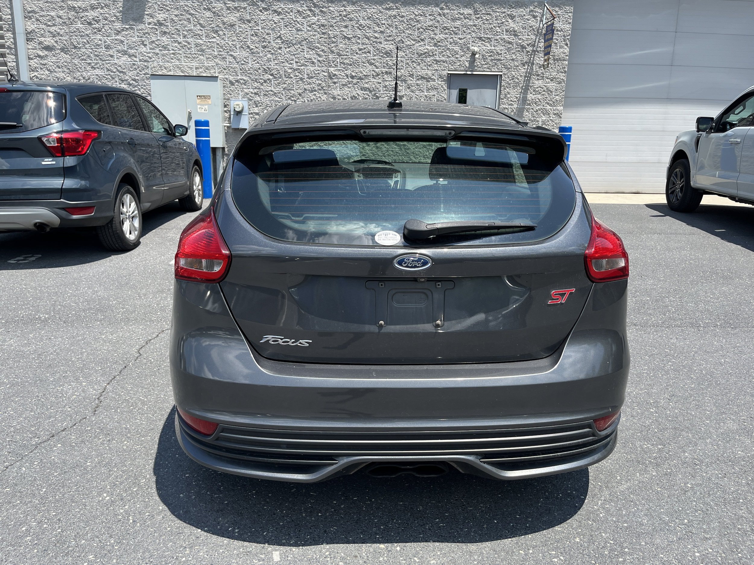 Used 2017 Ford Focus ST FWD image 6