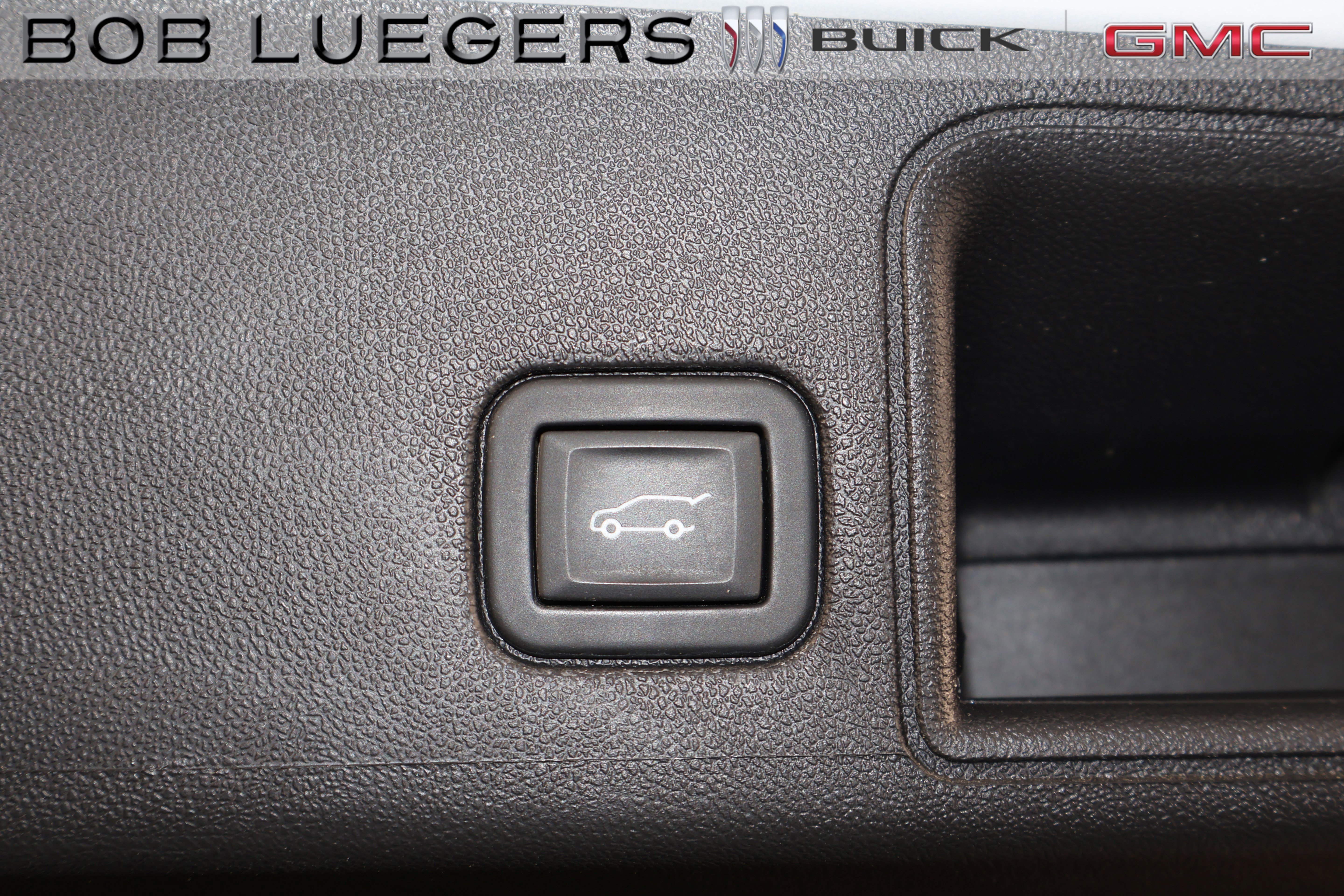 Certified 2024 GMC Terrain SLE w/ Driver Convenience Package FWD image 23